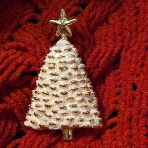 Vintage Donni Flocked Christmas Tree Brooch Porcelain Gold Tone